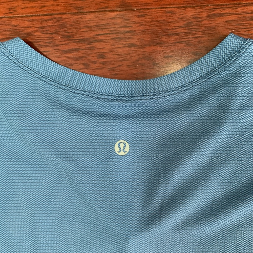 NWT Lululemon Short Sleeve tee - Picture 7 of 10